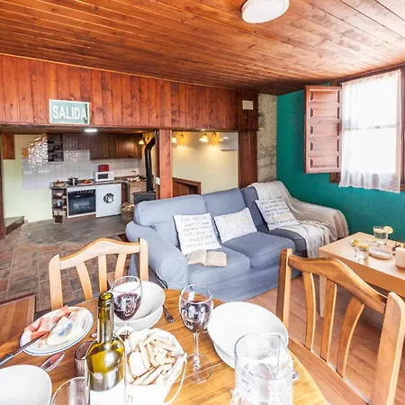 Montegrande, Entorno Magico Rodeado De Montanas La Plaza