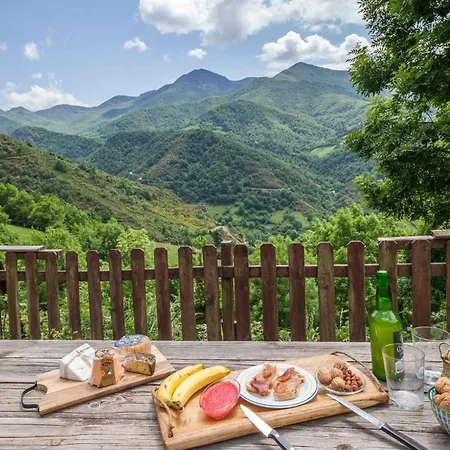 Montegrande, Entorno Magico Rodeado De Montanas